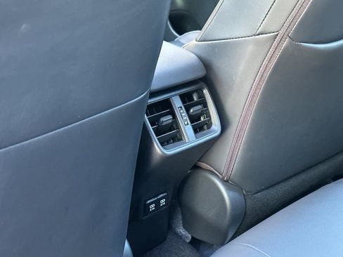 Used 2019 Lexus UX 200 w/ Premium Package image 14