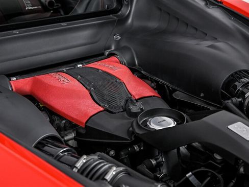 Used 2022 Ferrari F8 Tributo RWD image 11