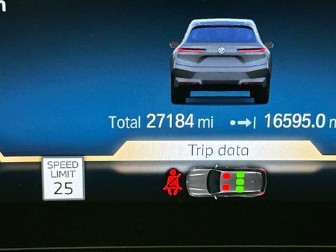 Used 2023 BMW iX xDrive50 w/ Sport Package image 26