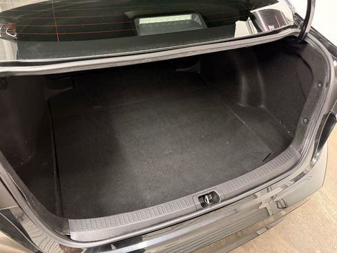 Used 2022 Toyota Corolla LE FWD image 30