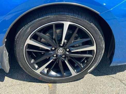 Used 2020 Toyota Camry XSE FWD image 6