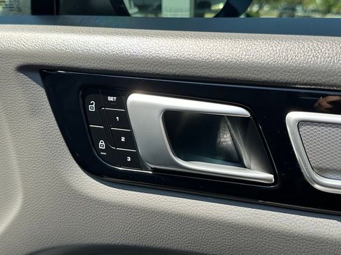 Used 2022 Porsche Cayenne E-Hybrid Coupe image 51