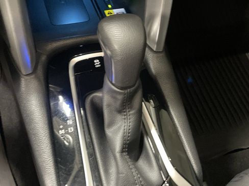 Used 2022 Toyota Corolla Cross XLE FWD image 26
