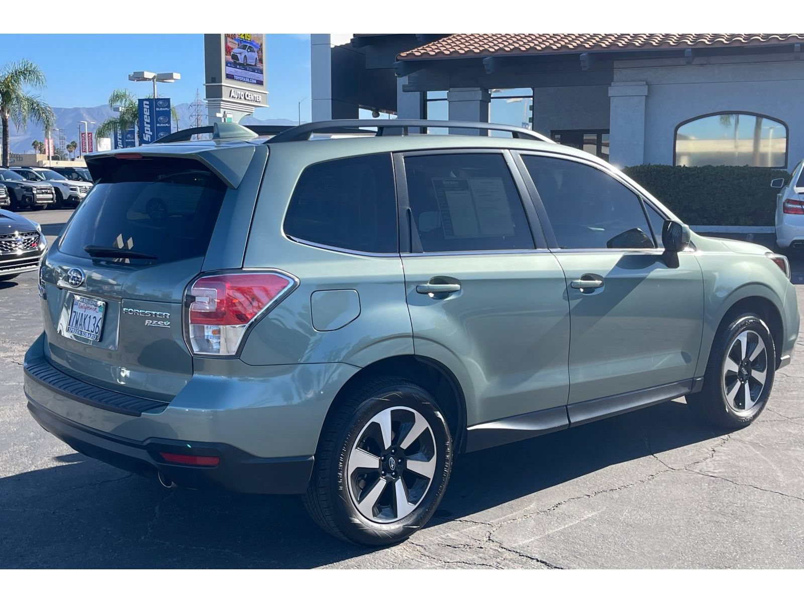 Used 2017 Subaru Forester 2.5i Limited AWD/4WD image 5