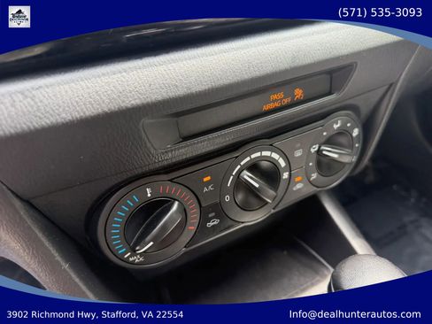 Used 2014 MAZDA MAZDA3 i Sport FWD image 25