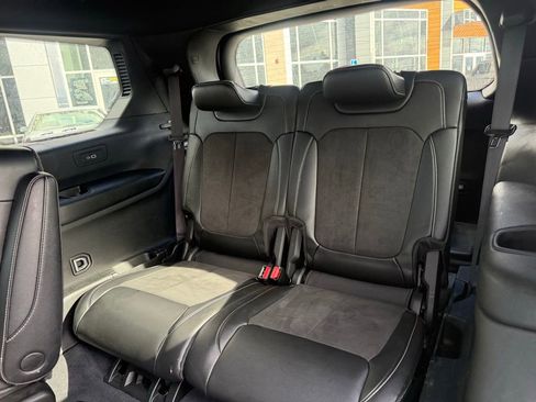 Used 2023 Jeep Grand Cherokee L Laredo image 8