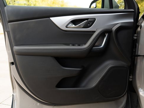 Used 2021 Chevrolet Blazer LT image 39