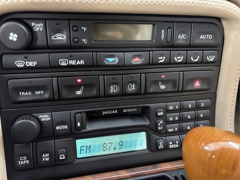 Used 1998 Jaguar XK8 Convertible RWD image 39