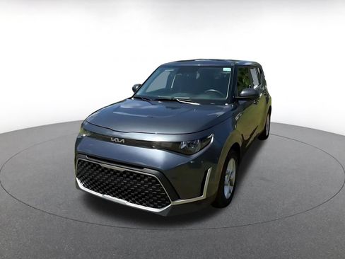 Used 2025 Kia Soul LX w/ LX Technology Package FWD image 7