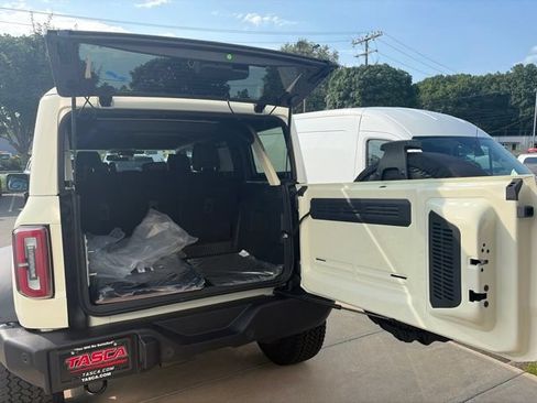 New 2026 Ford Bronco Outer Banks w/ Sasquatch Package AWD/4WD image 10