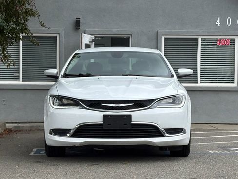 Used 2016 Chrysler 200 Limited w/ Convenience Group FWD image 2