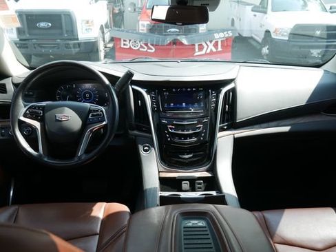Used 2020 Cadillac Escalade Luxury AWD/4WD image 7