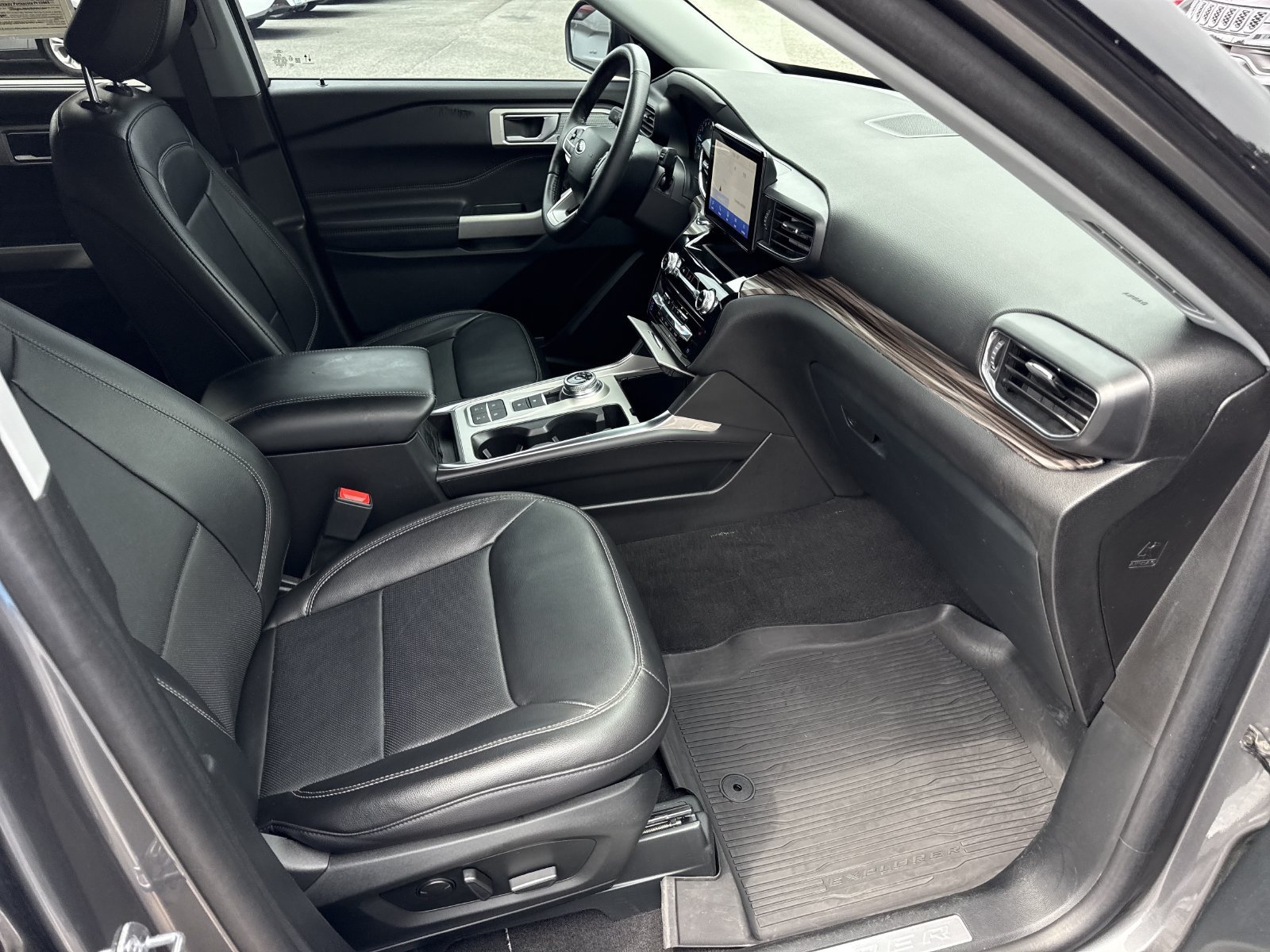 Used 2024 Ford Explorer Limited RWD image 36