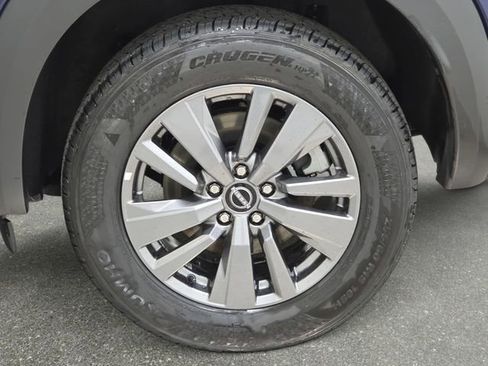 Used 2025 Nissan Pathfinder SV AWD/4WD image 32