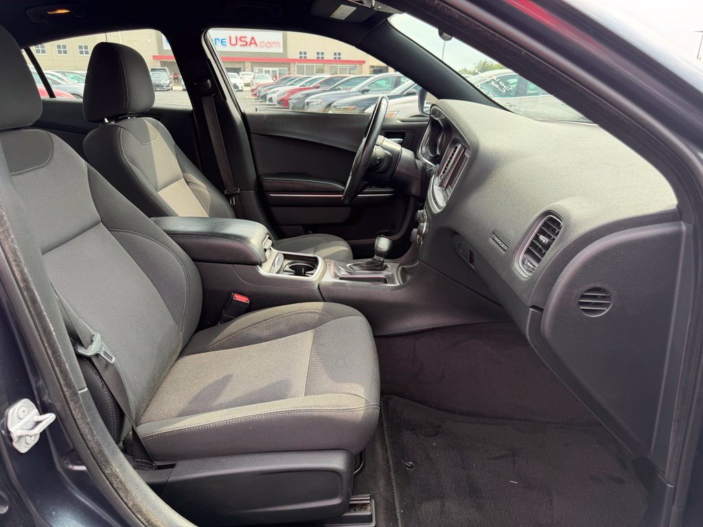 Used 2018 Dodge Charger SXT RWD image 9