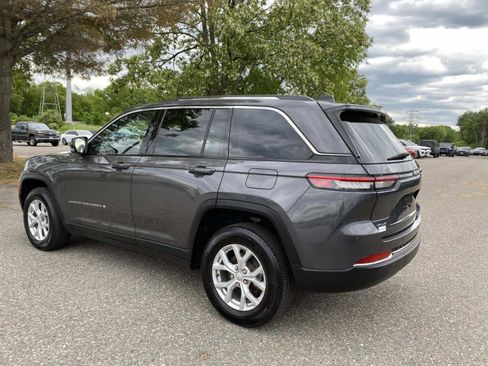 Used 2023 Jeep Grand Cherokee Limited AWD/4WD image 7
