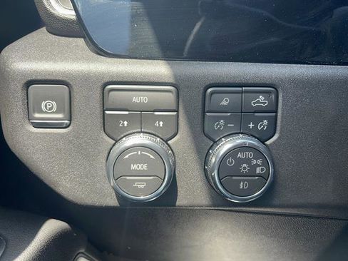 Used 2026 GMC Sierra 1500 SLT AWD/4WD image 23