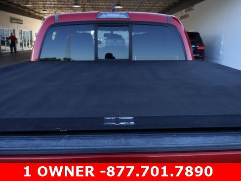 Used 2016 Toyota Tacoma TRD Sport image 16