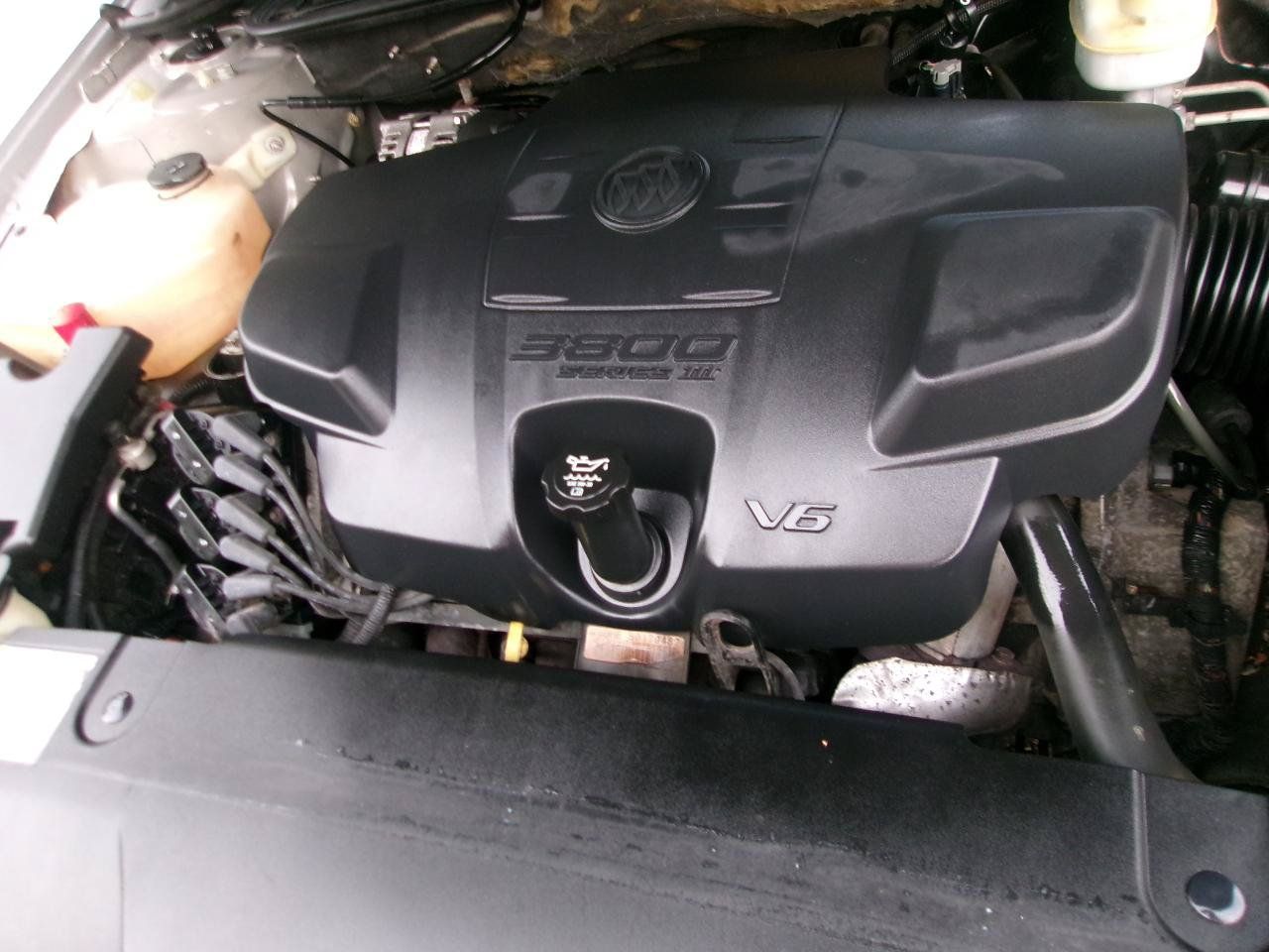 Used 2006 Buick Lucerne CXL w/ Luxury Package FWD image 2