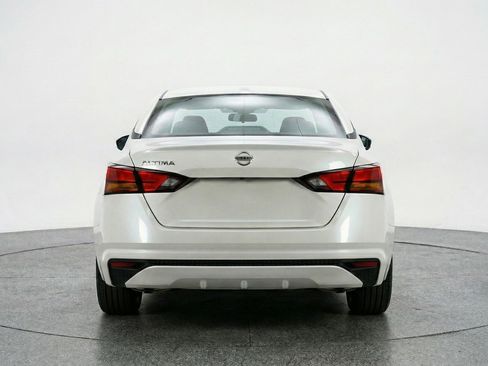 Used 2025 Nissan Altima 2.5 SV image 7