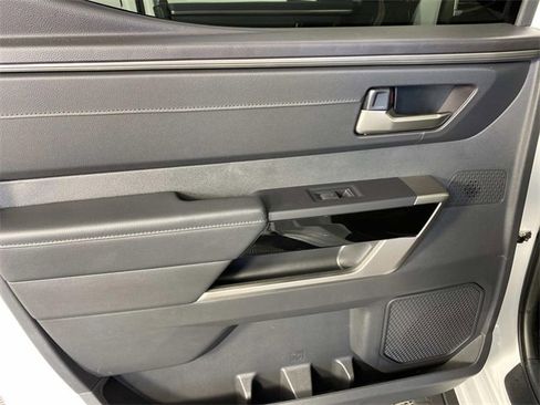 Used 2025 Toyota Tundra Limited image 26