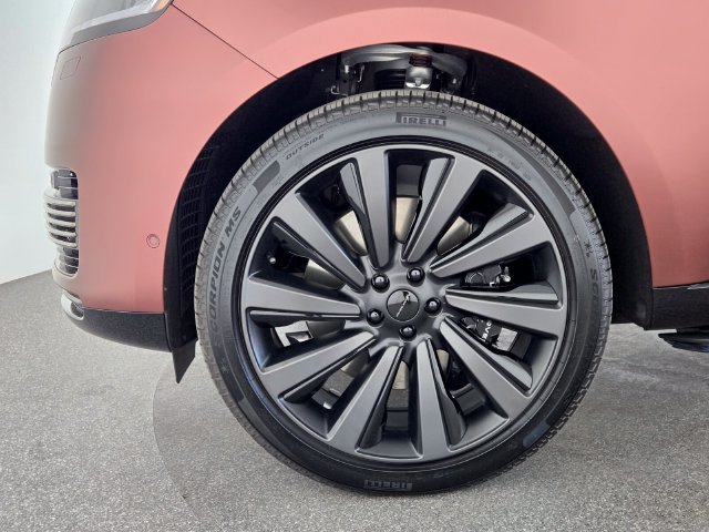 New 2026 Land Rover Range Rover SV AWD/4WD image 9
