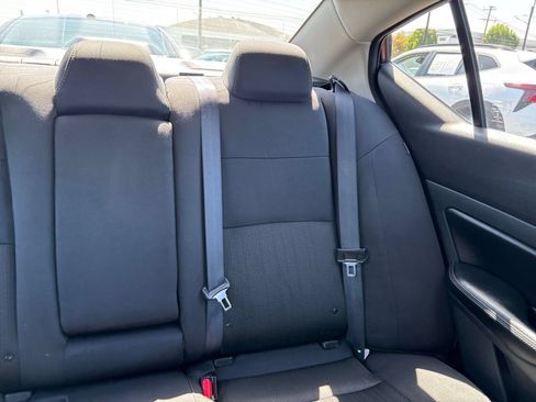 Used 2025 Nissan Altima 2.5 SV FWD image 33