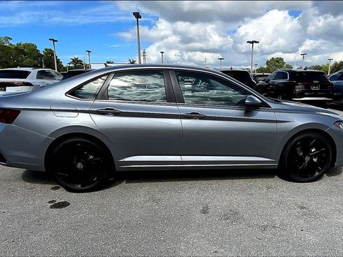 New 2026 Volkswagen Jetta SE FWD image 4