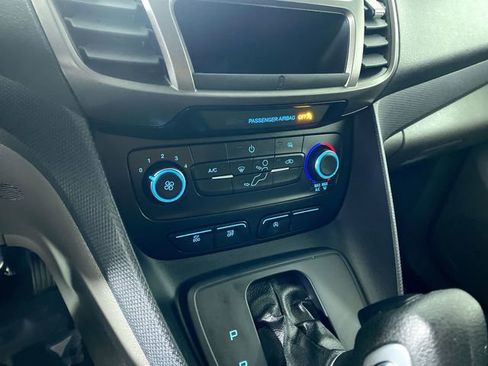 Used 2022 Ford Transit Connect XLT image 8