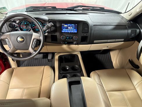 Used 2011 Chevrolet Silverado 1500 LT w/ Texas Edition RWD image 4