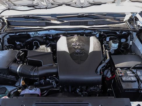 Used 2022 Toyota Tacoma SR5 w/ Black Out Package (TMS) RWD image 27