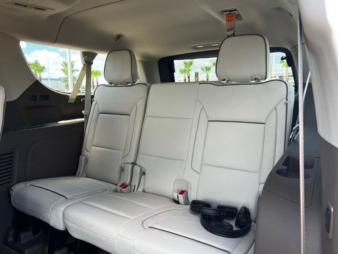 Used 2023 GMC Yukon XL Denali w/ Denali Reserve Package RWD image 21