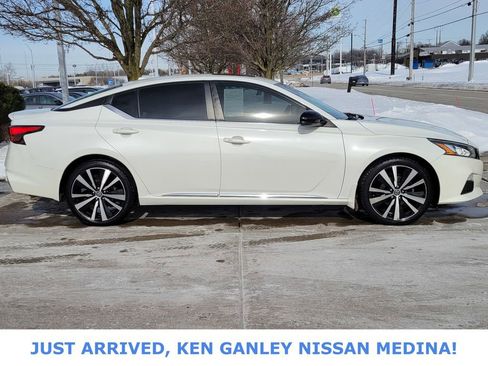 Used 2019 Nissan Altima 2.5 SR w/ SR Premium Package image 2