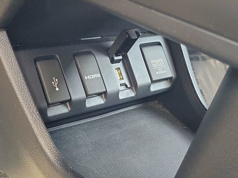Used 2018 Honda HR-V EX image 31