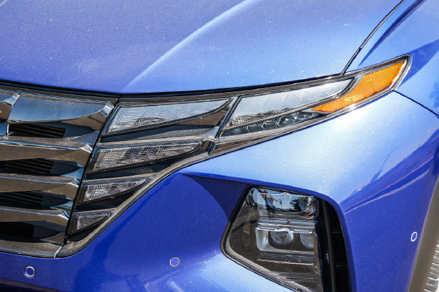 Certified 2023 Hyundai Tucson Limited AWD/4WD image 7