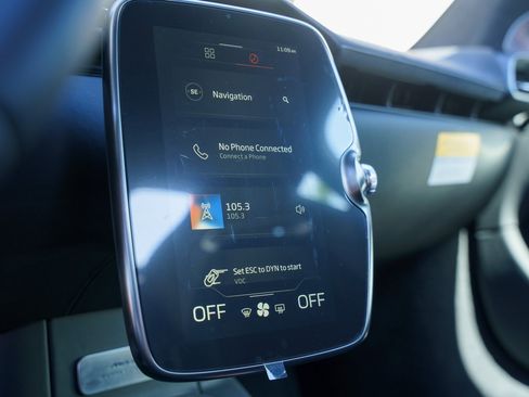 Used 2025 McLaren Artura image 13