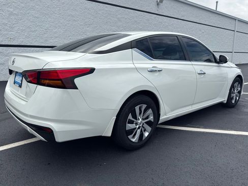 Used 2022 Nissan Altima 2.5 S FWD image 6