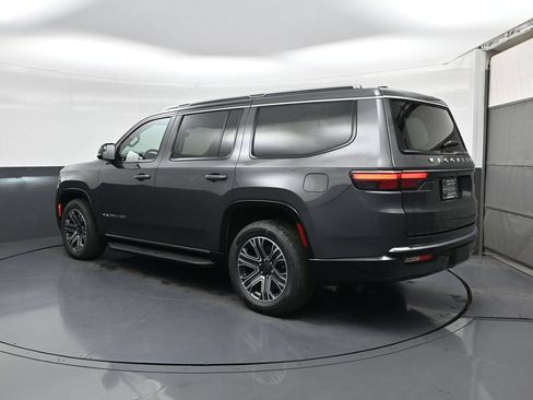 Used 2024 Jeep Wagoneer Series II w/ Flexible Seating Group AWD/4WD image 5