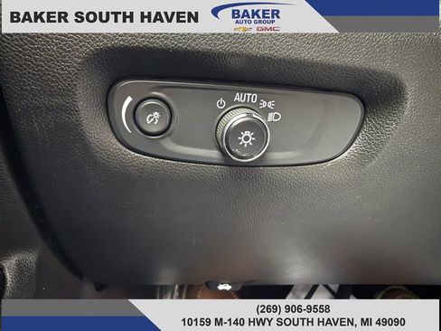 Used 2022 Chevrolet Traverse RS image 18