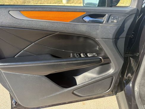 Used 2019 Lincoln MKC Reserve w/ MKC Technology Package image 9