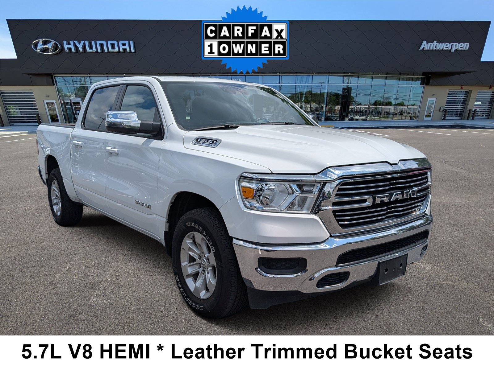 Used 2024 RAM 1500 Laramie AWD/4WD image 1