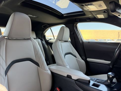 Used 2024 Lexus UX 250h FWD image 37