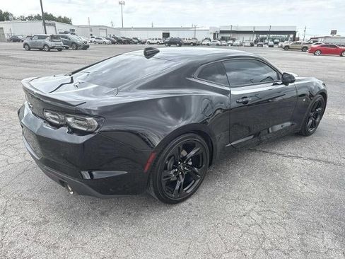 Used 2022 Chevrolet Camaro LT RWD image 4