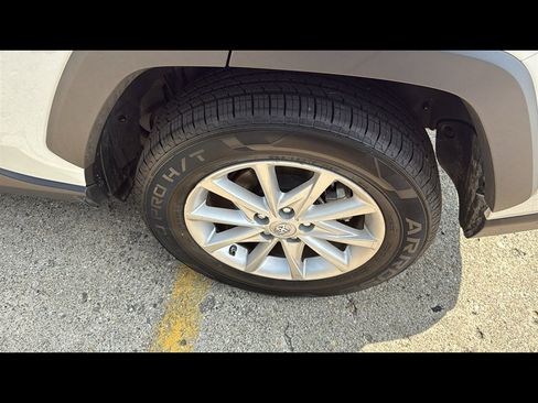 Used 2022 Toyota RAV4 LE image 25