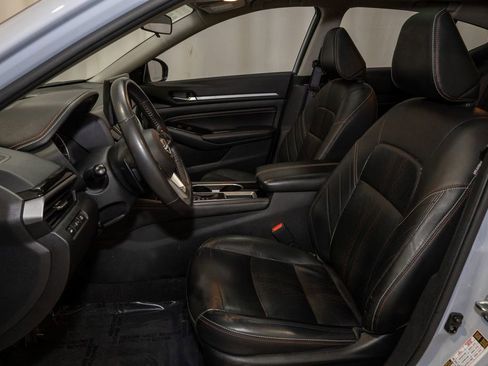 Used 2023 Nissan Altima 2.5 SR w/ SR Premium Package image 11