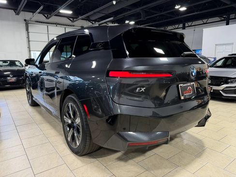 Used 2024 BMW iX xDrive50 w/ Premium Package AWD/4WD image 4