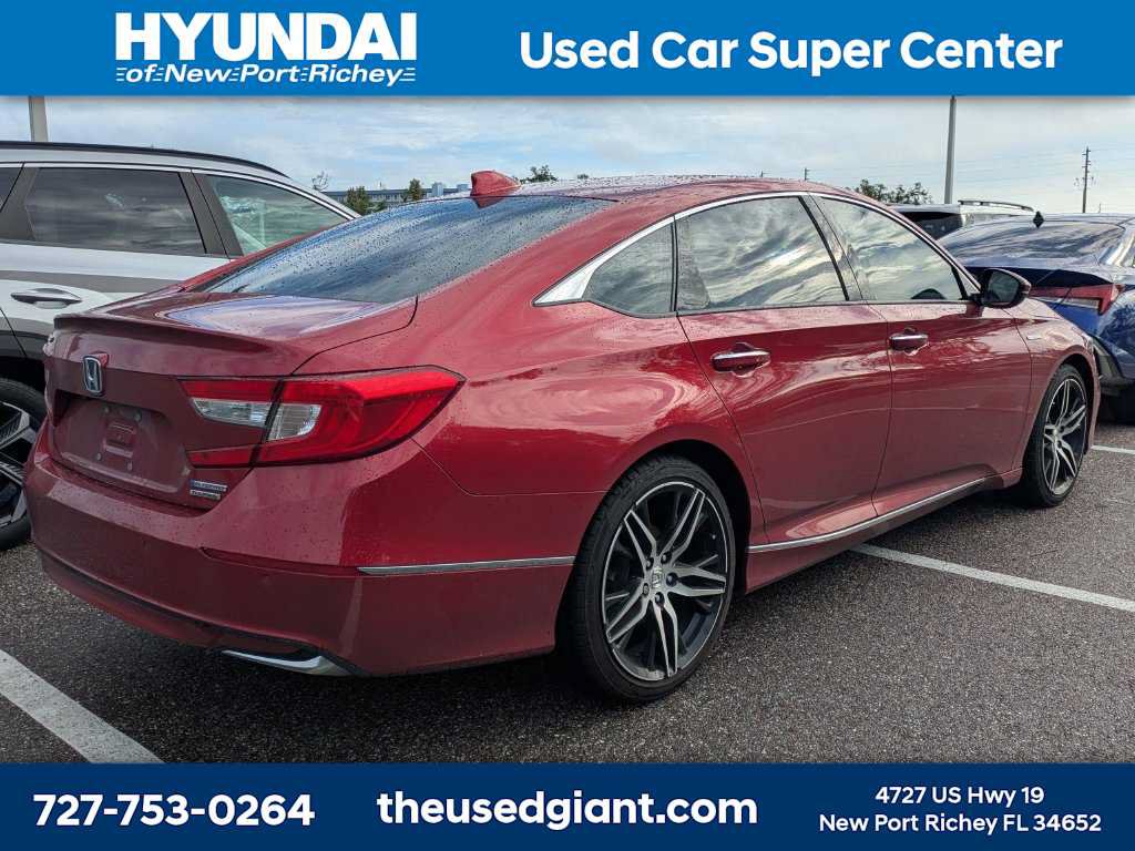 Used 2021 Honda Accord Touring image 2