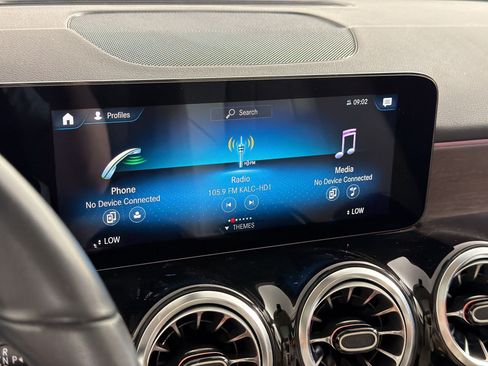 Used 2022 Mercedes-Benz GLB 250 4MATIC image 20