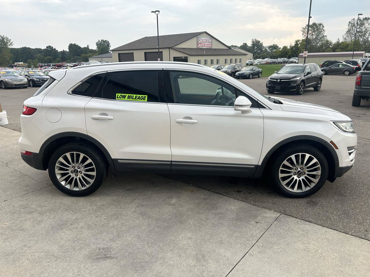 Used 2016 Lincoln MKC Reserve AWD/4WD image 4