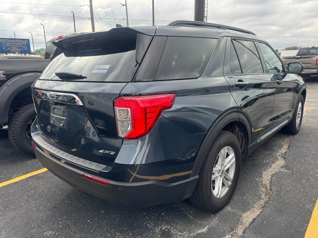 Used 2024 Ford Explorer XLT AWD/4WD image 9